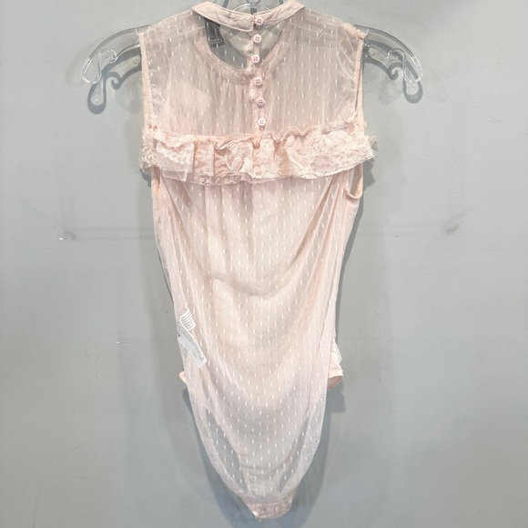 Forever 21 Pale Pink Sleeveless Lace Bodysuit with Button Back NWT - Picture 5 of 11